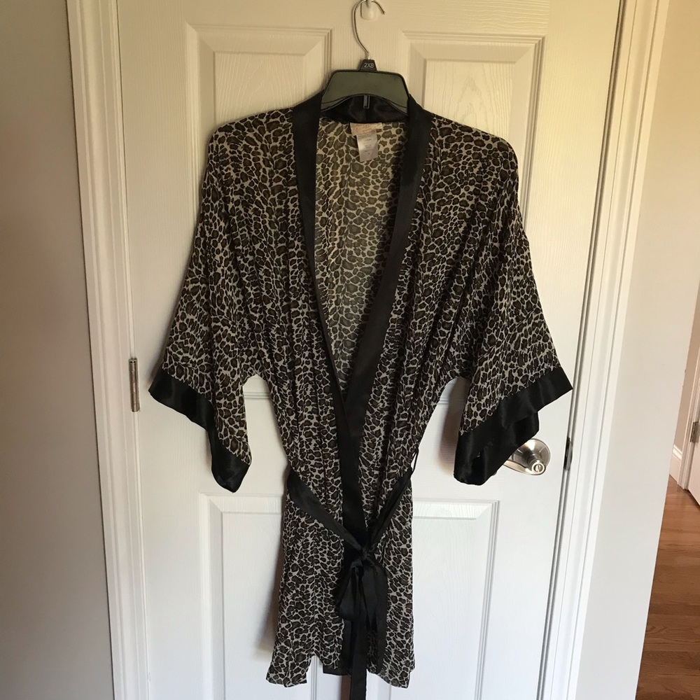 Cougar print cover up/robe